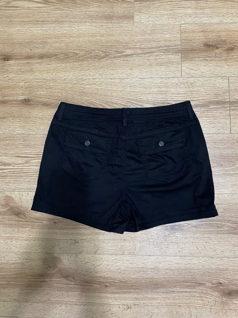 Black Shorts Pockets/Size 14 - Picture 2 of 7